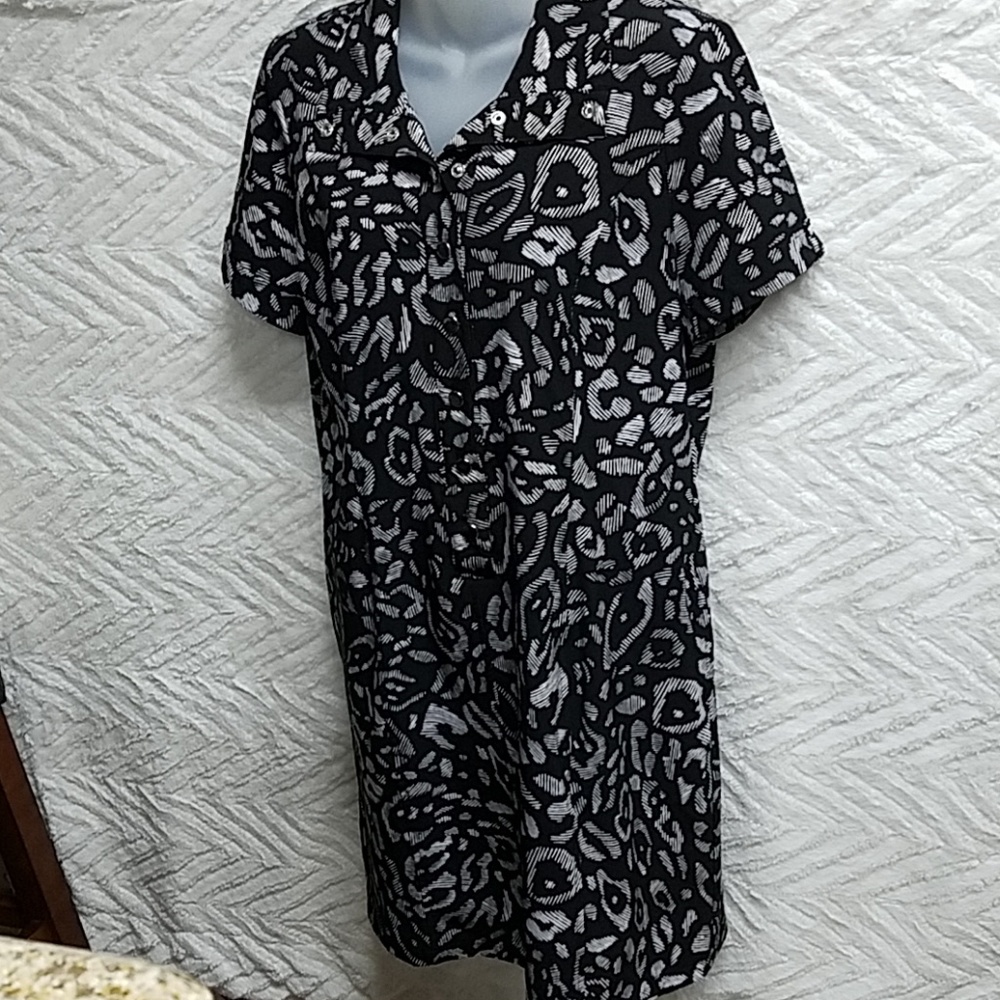CHICO'S Zenergy Dress  Black Snap print